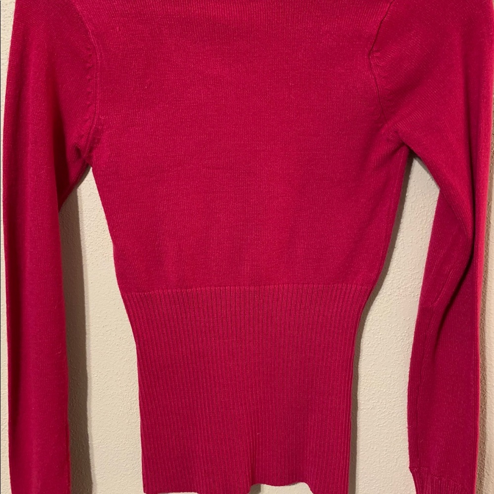 Pink sweater. - Picture 3 of 5